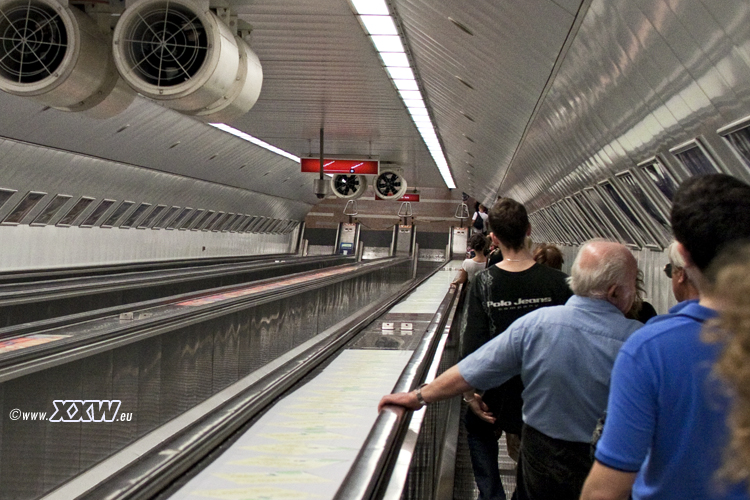 rolltreppe zur ubahn