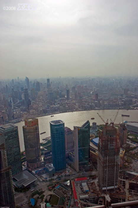 shanghai von oben - fast glaubt man die erdkrümmung zu sehen! -