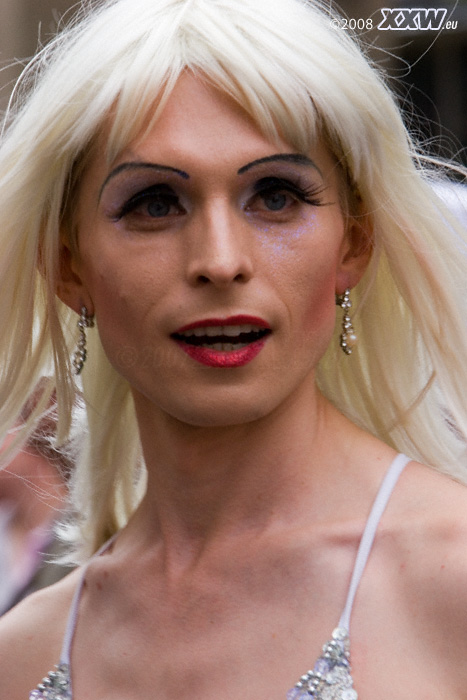 tolles make up
