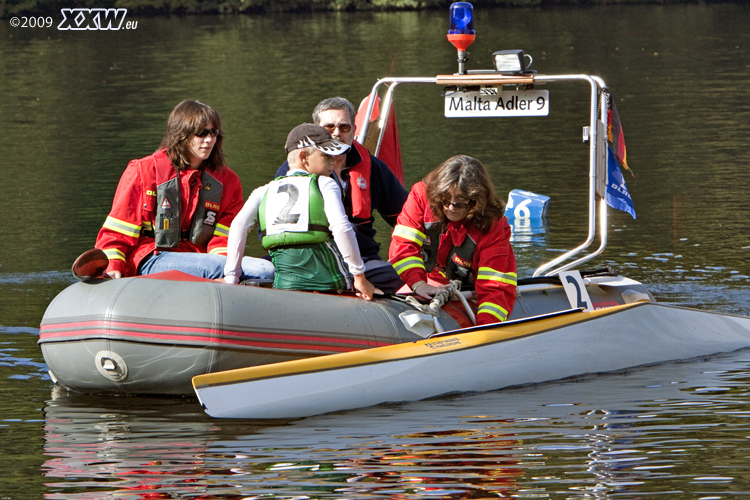 das boot wird abgeschleppt