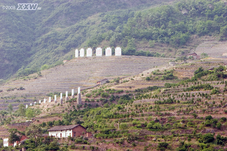 denkmal für einen verherenden erdrutsch mit vielen toten