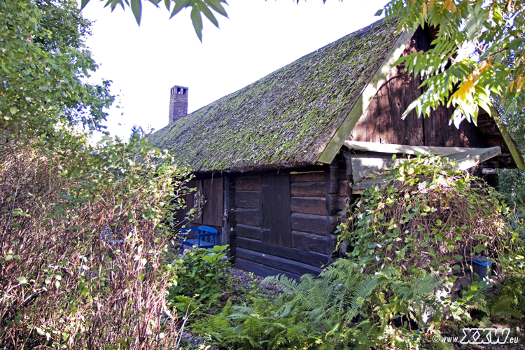 ein haus in mitten der aue