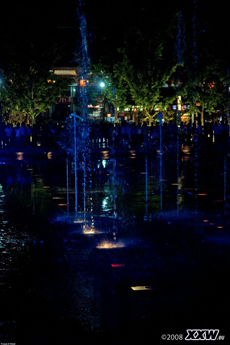 farbiges licht, wasser und klassische musik