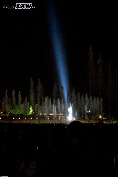 farbiges licht, wasser und klassische musik
