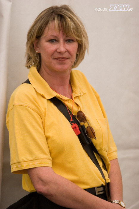 gabi wartet auf den auftritt