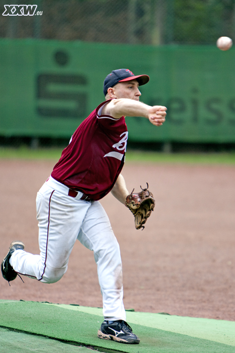 der bears pitcher