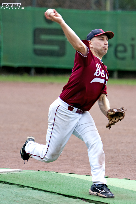 der bears pitcher